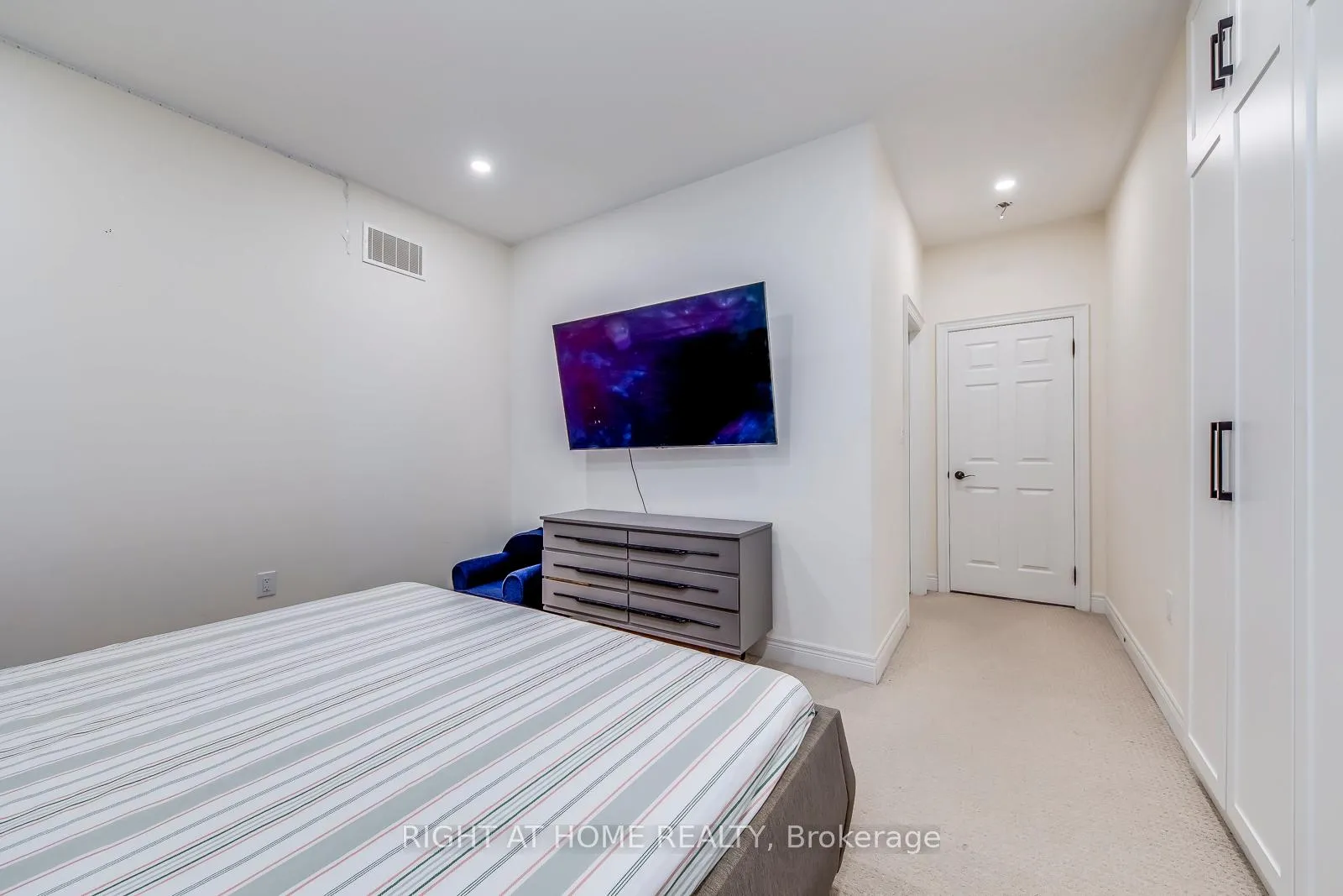 Photo 42 of 45 Torgan Trail, Vaughan, Kleinburg — HOMEH