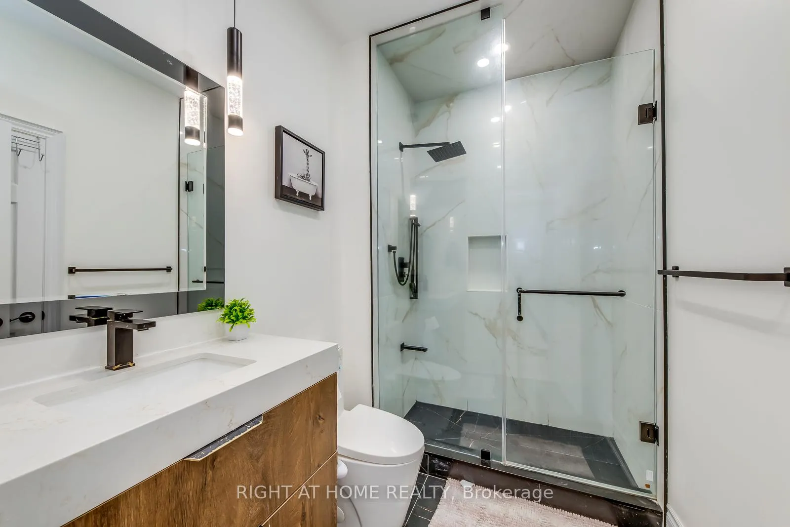 Photo 43 of 45 Torgan Trail, Vaughan, Kleinburg — HOMEH