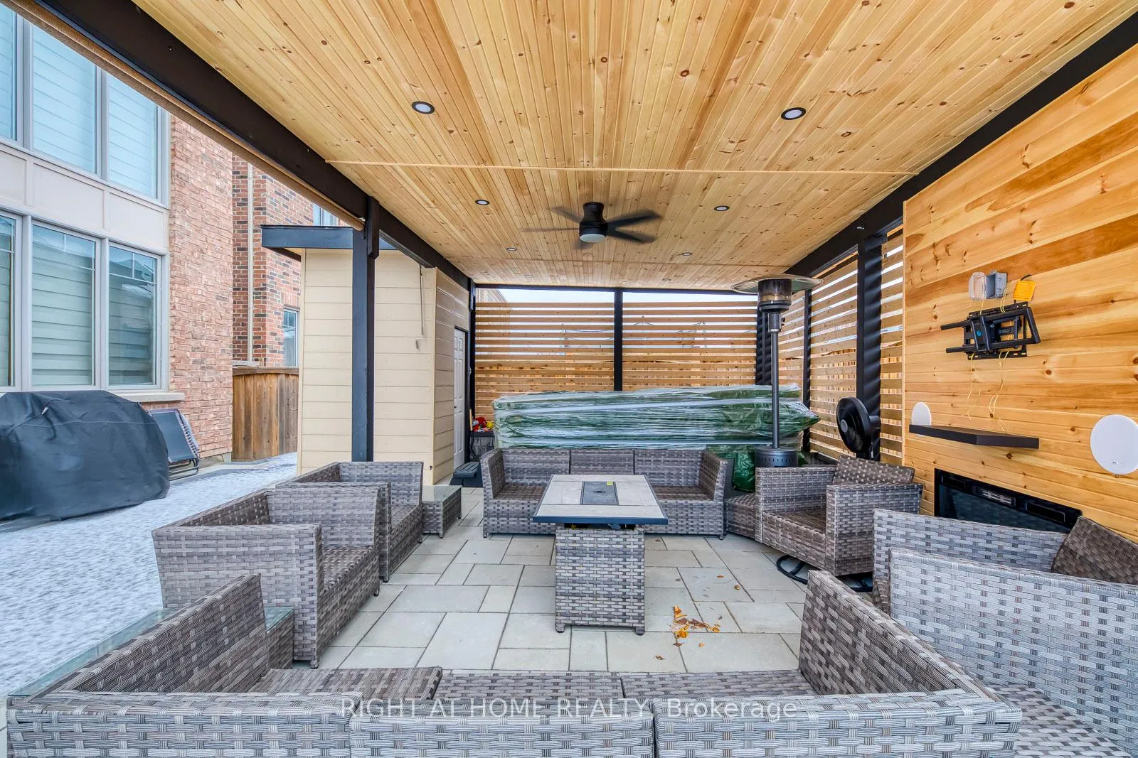 Photo 46 of 45 Torgan Trail, Vaughan, Kleinburg — HOMEH