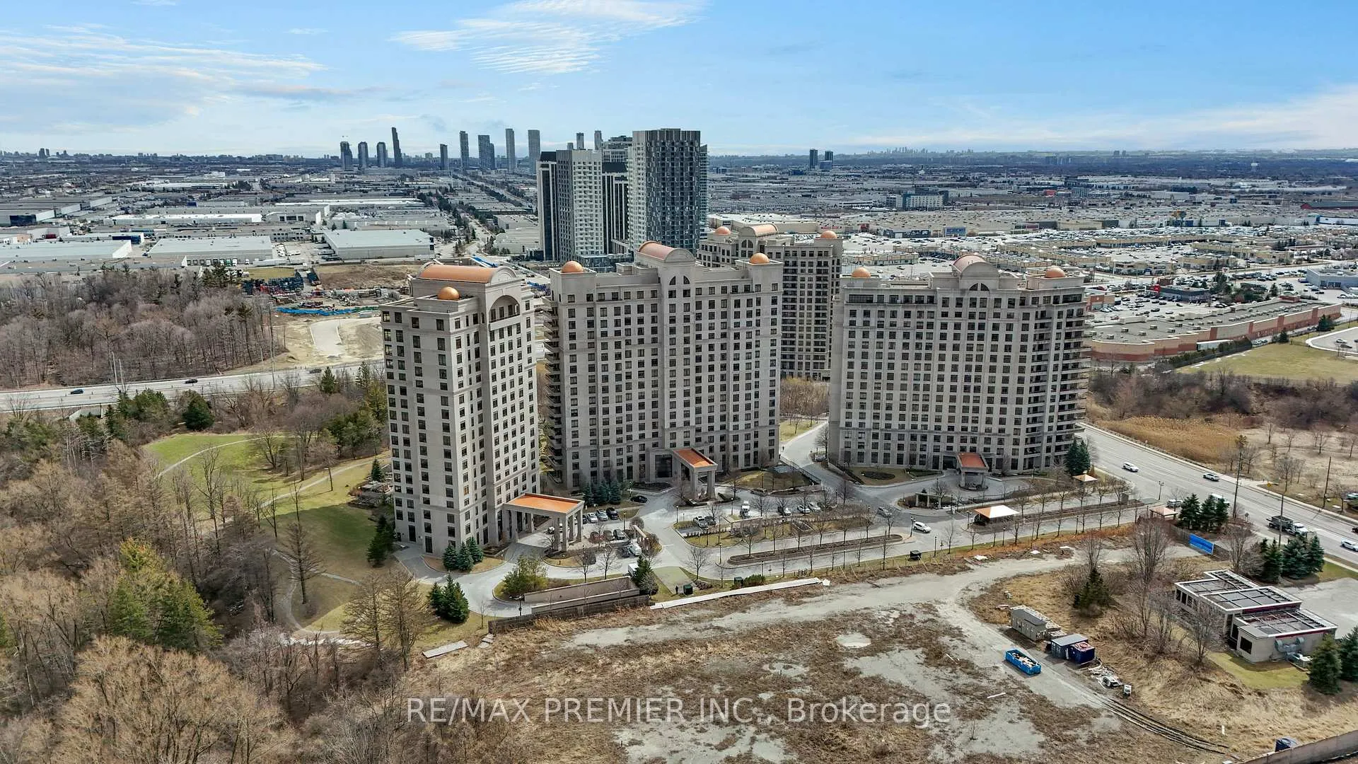 Photo 2 of Unit 1003, 9245 Jane Street, Vaughan, Maple — HOMEH