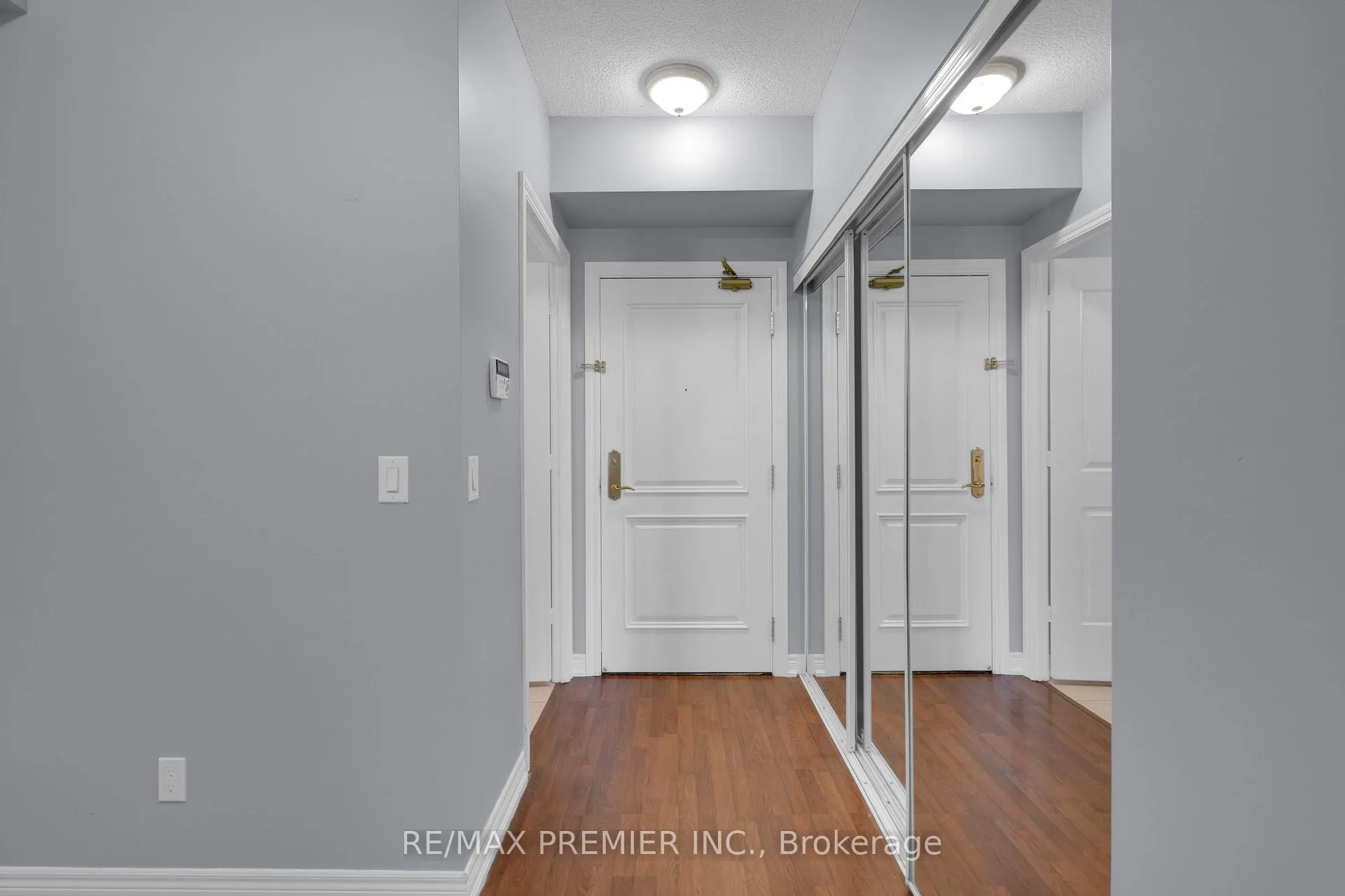 Photo 4 of Unit 1003, 9245 Jane Street, Vaughan, Maple — HOMEH