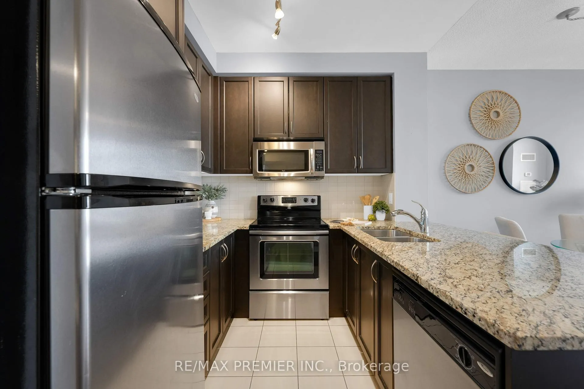 Photo 12 of Unit 1003, 9245 Jane Street, Vaughan, Maple — HOMEH