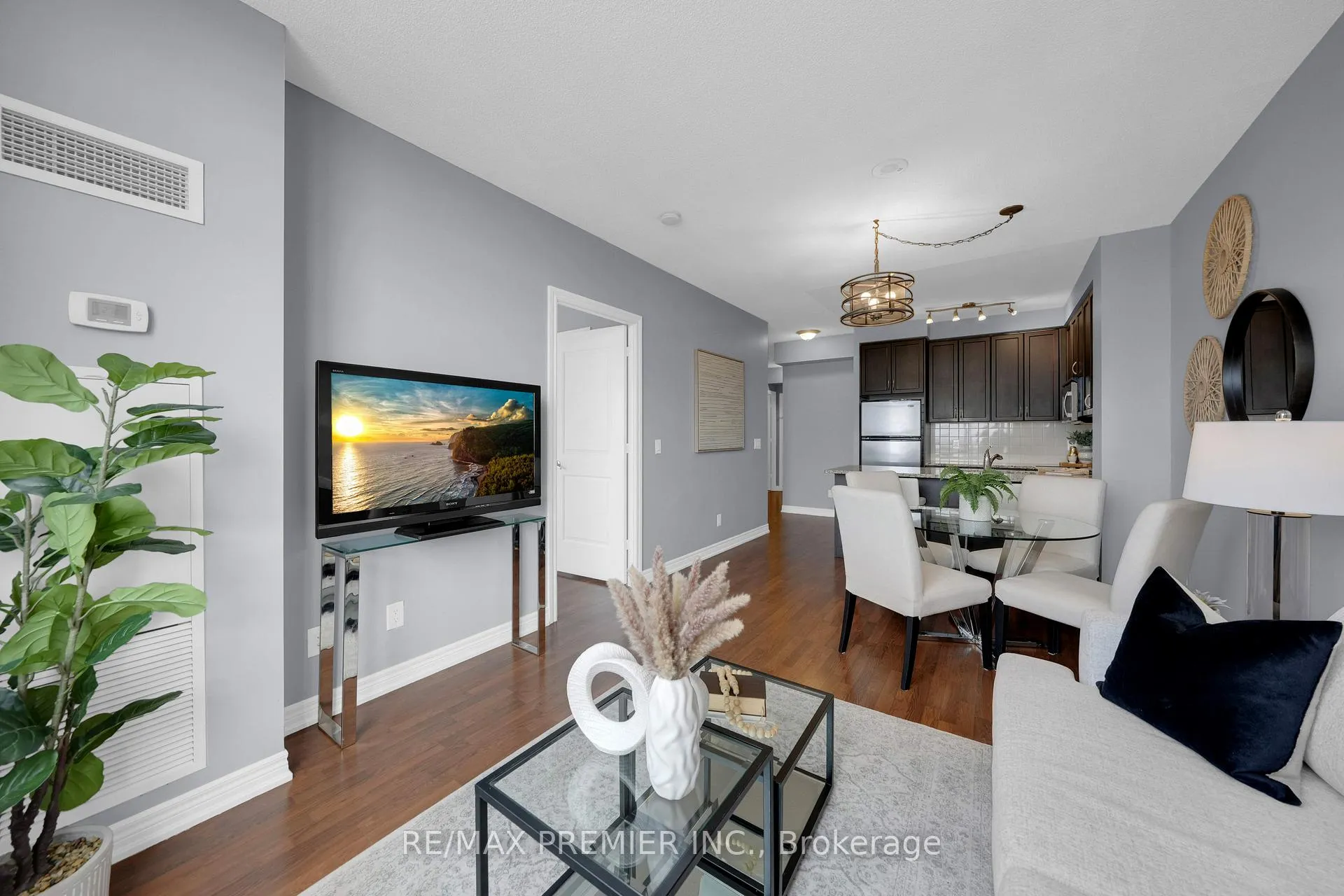 Photo 15 of Unit 1003, 9245 Jane Street, Vaughan, Maple — HOMEH
