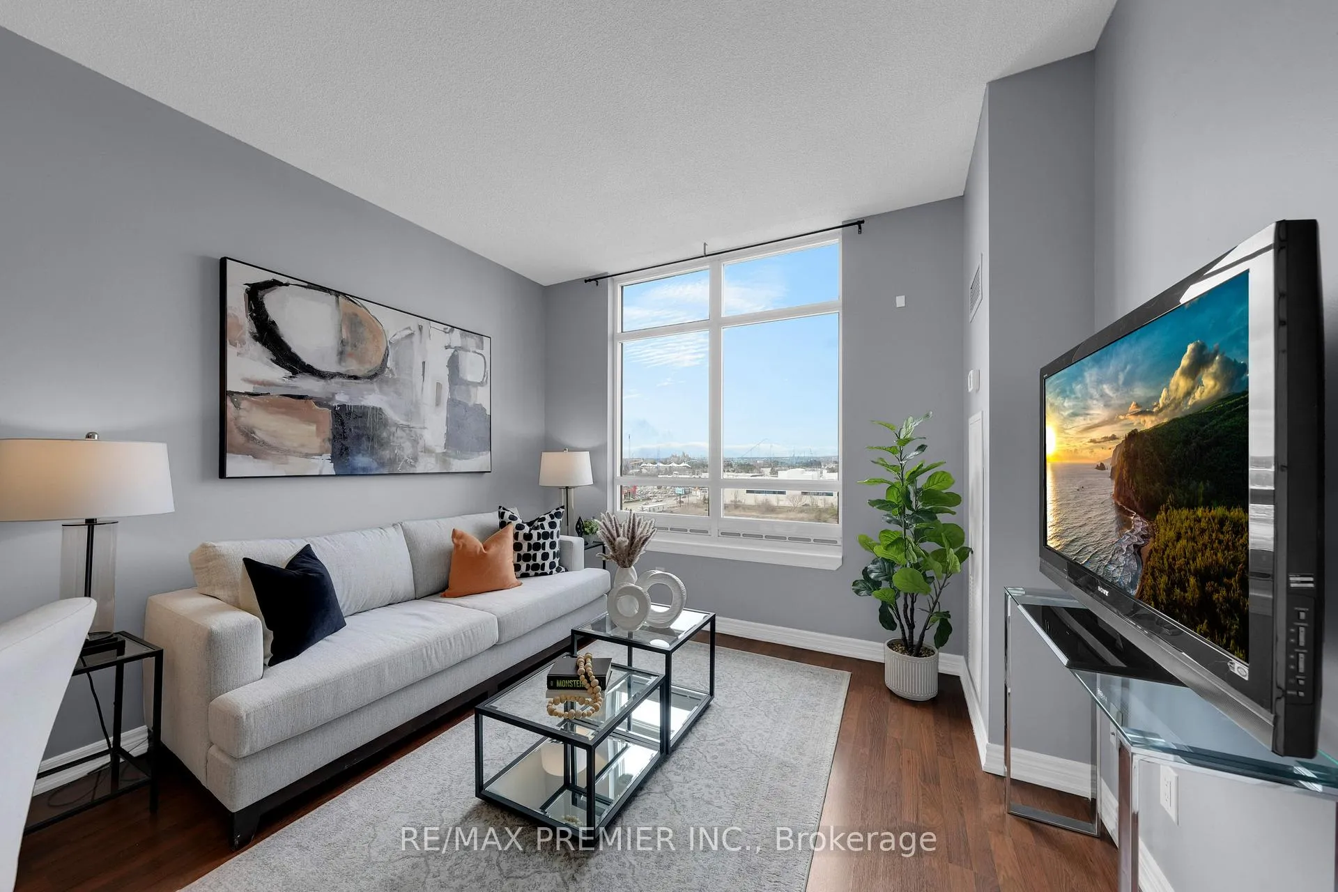 Photo 18 of Unit 1003, 9245 Jane Street, Vaughan, Maple — HOMEH