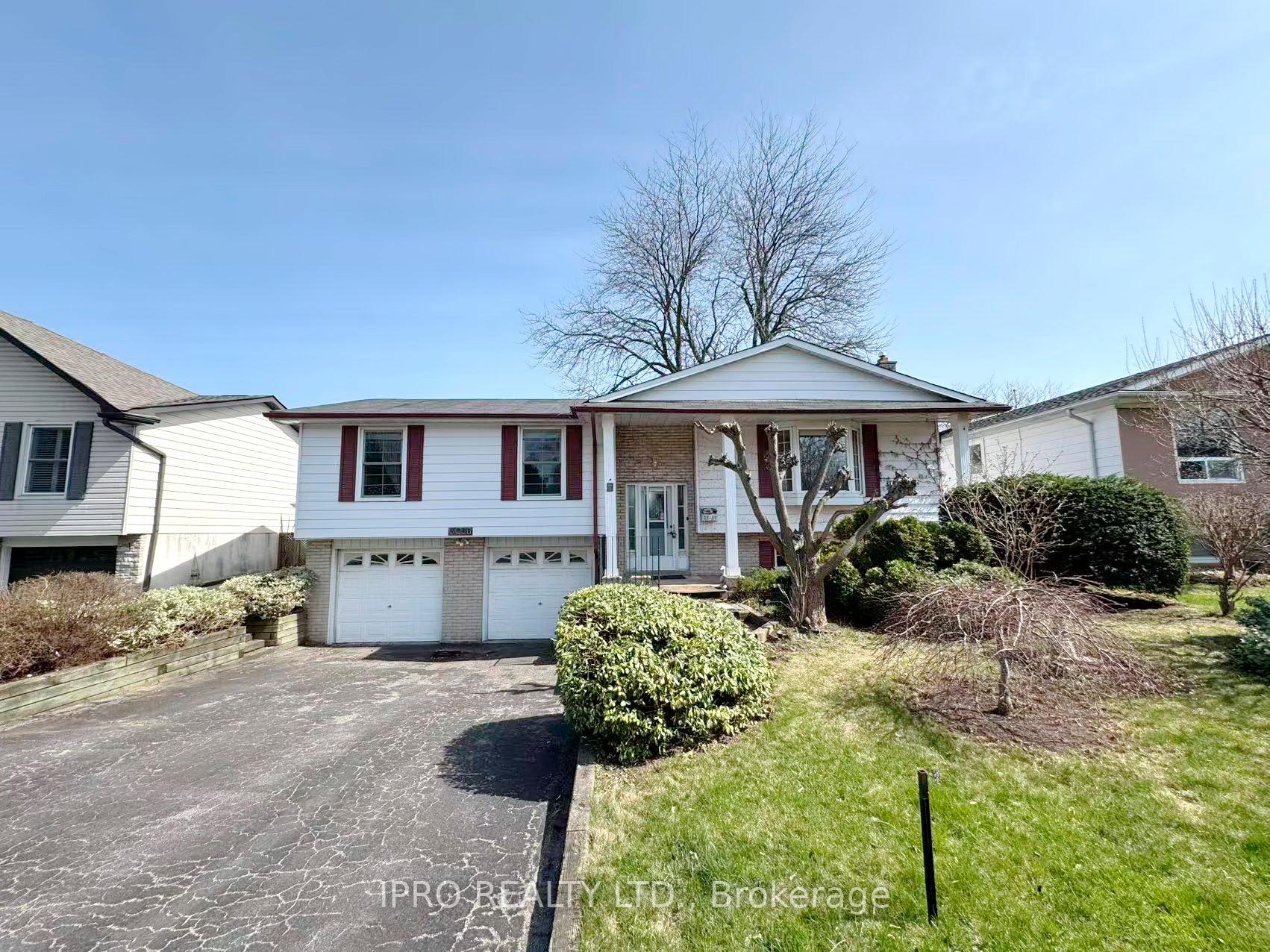 Photo 1 of 3056 Tecumseh Drive, Burlington, Roseland — HOMEH