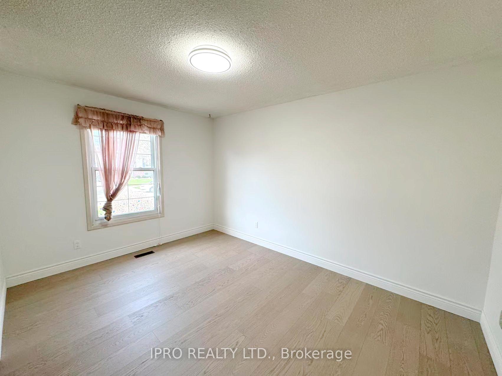 Photo 20 of 3056 Tecumseh Drive, Burlington, Roseland — HOMEH