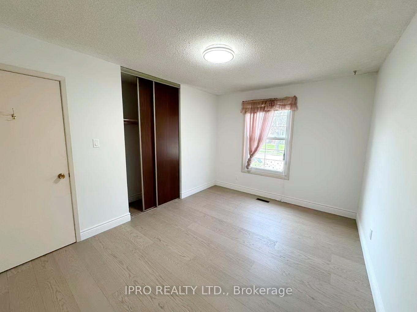 Photo 21 of 3056 Tecumseh Drive, Burlington, Roseland — HOMEH