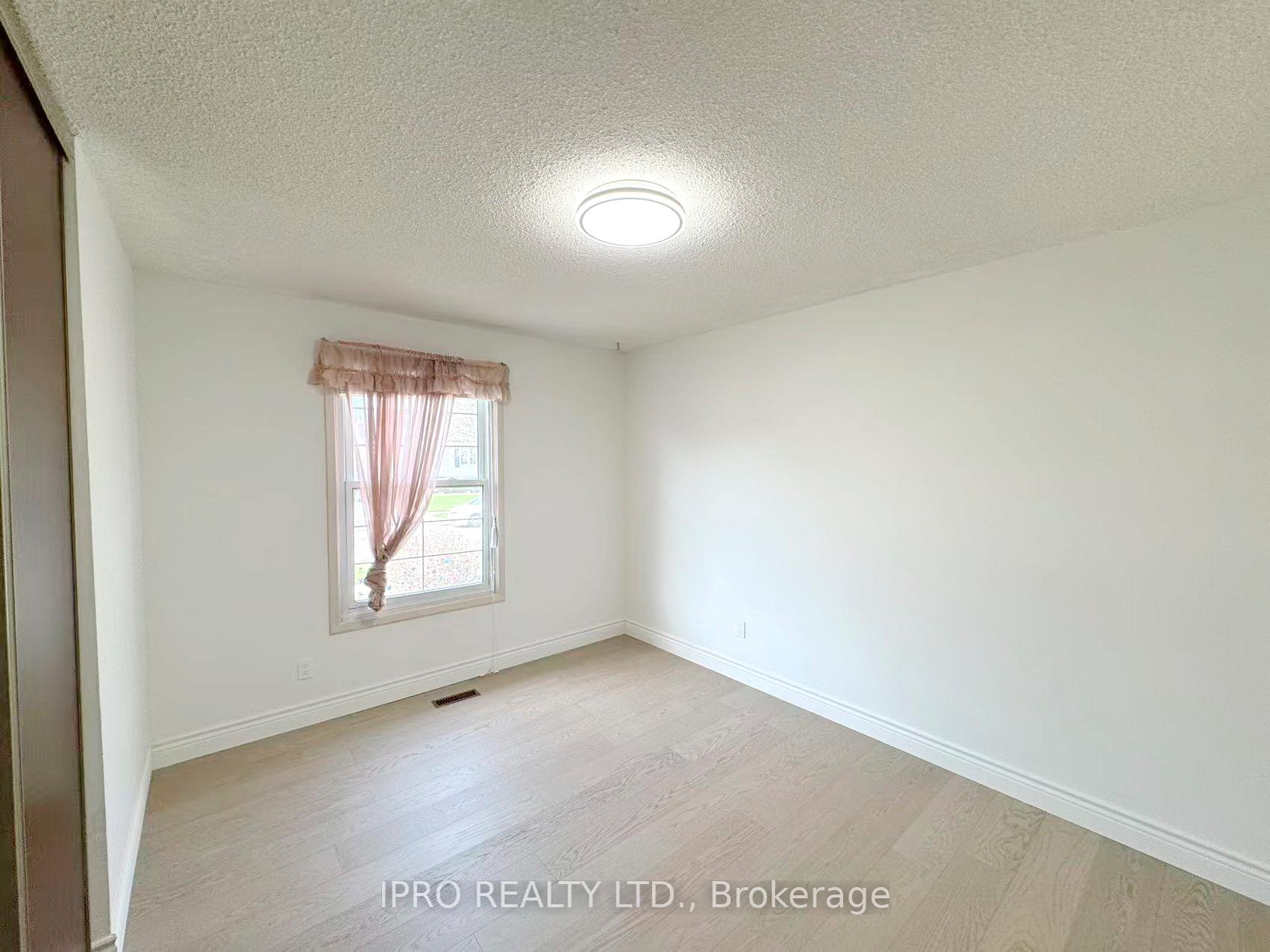 Photo 22 of 3056 Tecumseh Drive, Burlington, Roseland — HOMEH