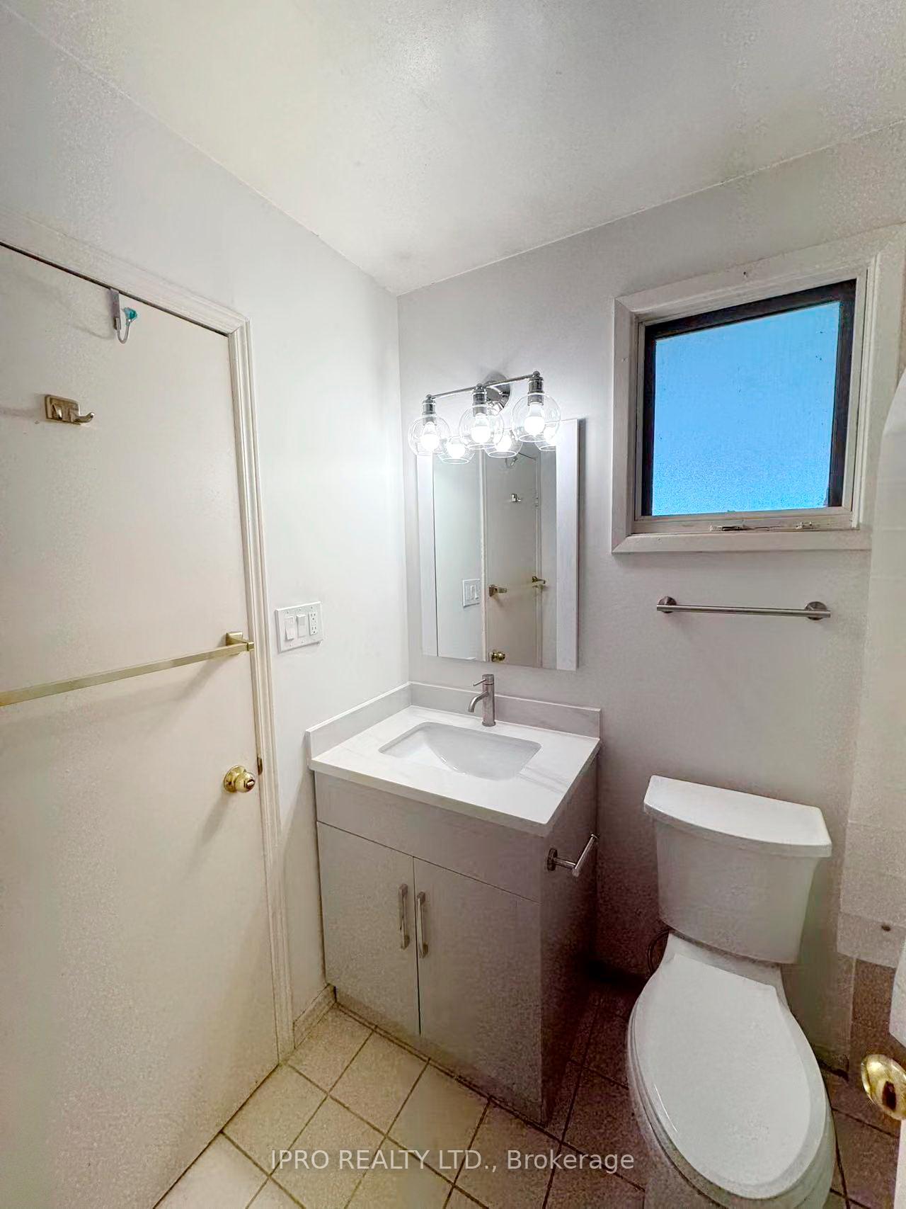 Photo 26 of 3056 Tecumseh Drive, Burlington, Roseland — HOMEH
