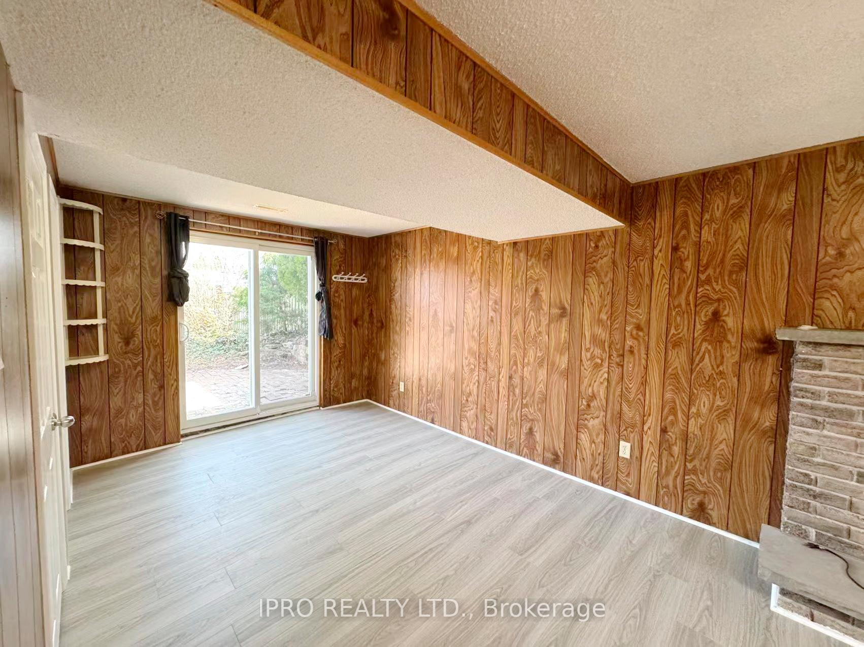 Photo 32 of 3056 Tecumseh Drive, Burlington, Roseland — HOMEH