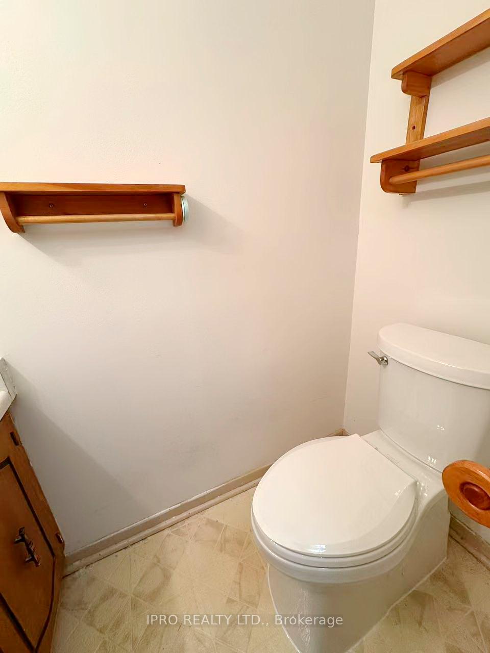 Photo 36 of 3056 Tecumseh Drive, Burlington, Roseland — HOMEH