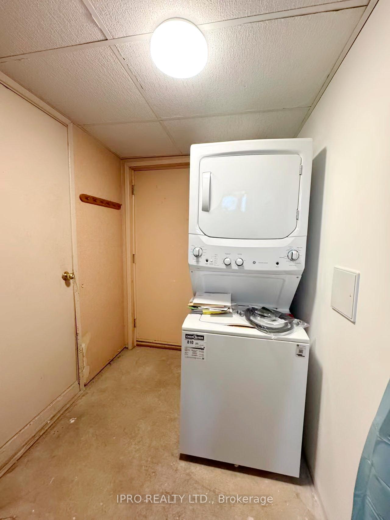 Photo 37 of 3056 Tecumseh Drive, Burlington, Roseland — HOMEH