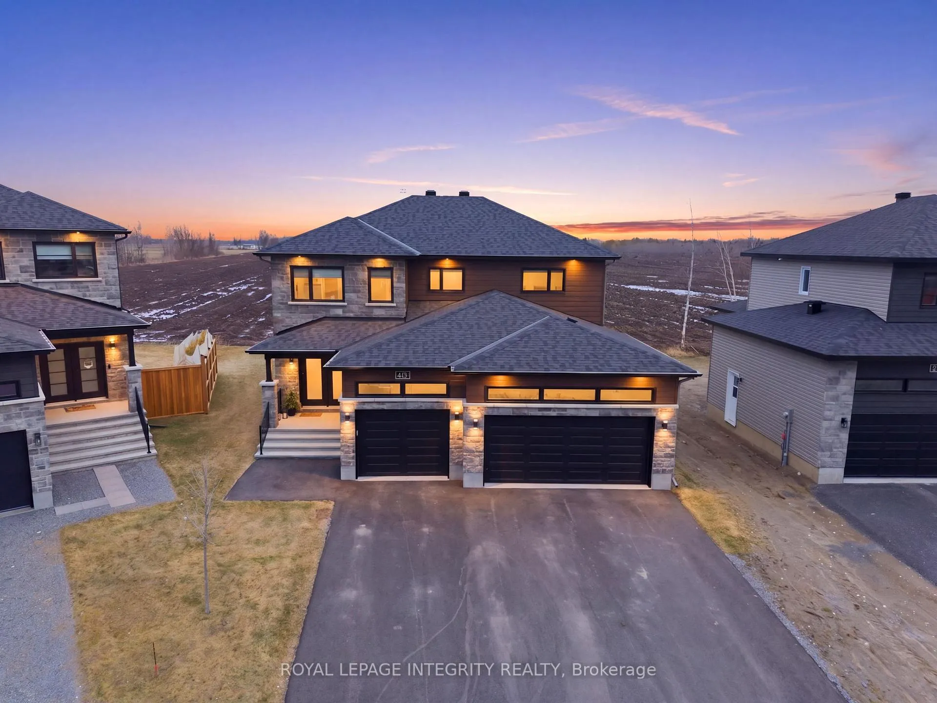Photo 1 of 451 Moonlight Drive, Russell, Russell Twp — HOMEH