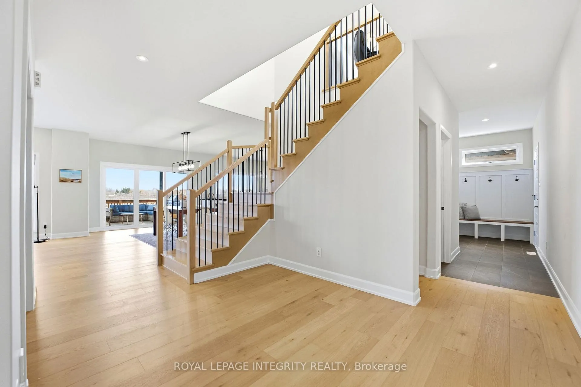 Photo 3 of 451 Moonlight Drive, Russell, Russell Twp — HOMEH