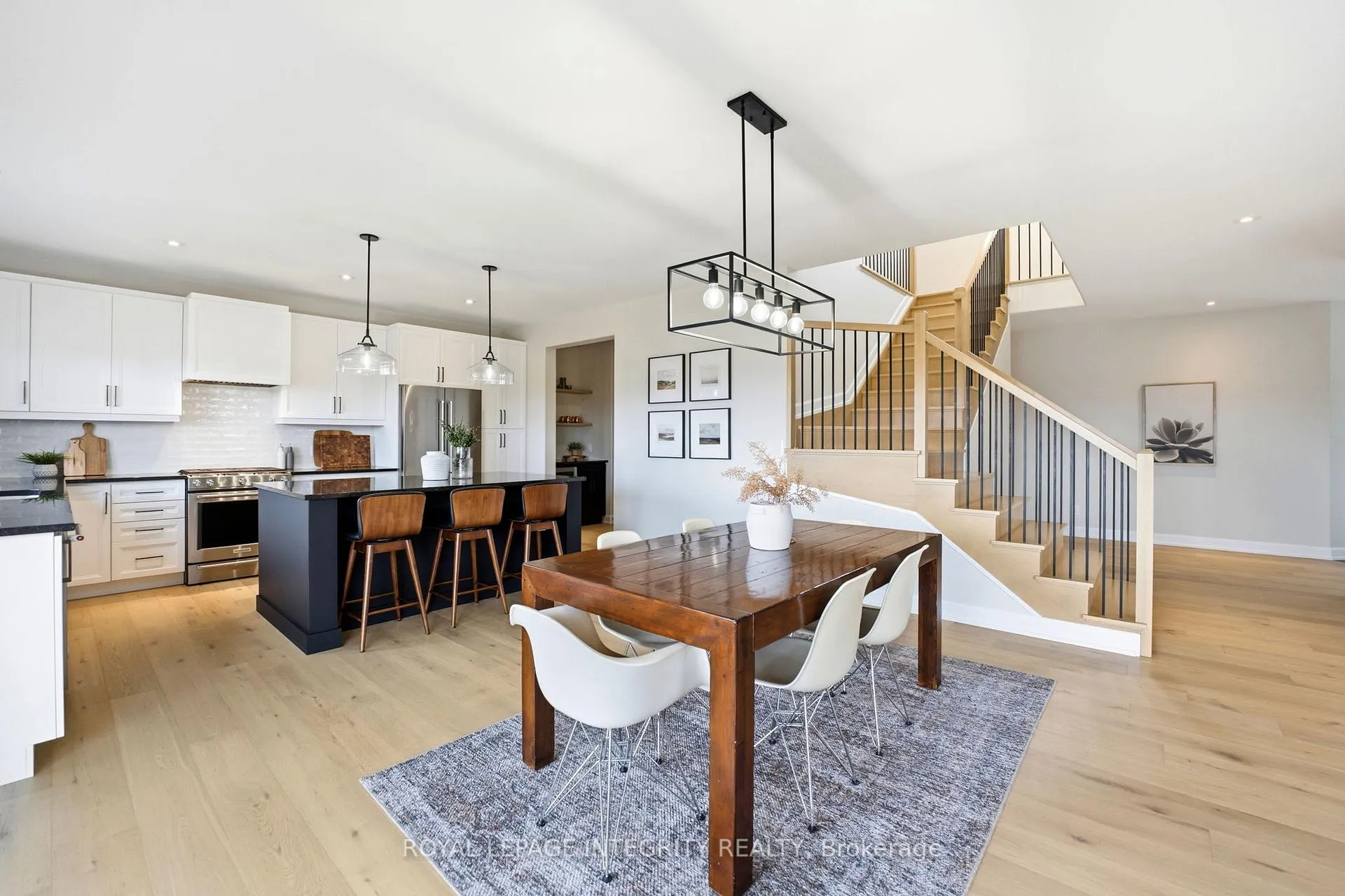 Photo 7 of 451 Moonlight Drive, Russell, Russell Twp — HOMEH