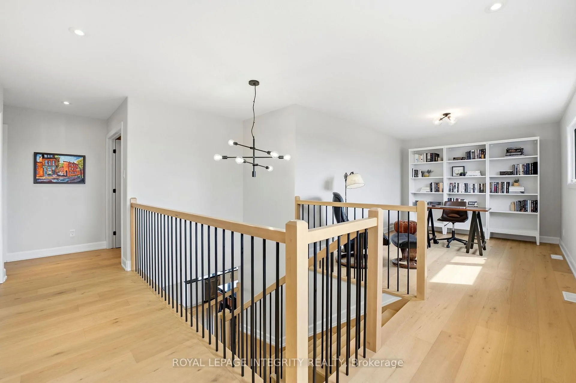 Photo 20 of 451 Moonlight Drive, Russell, Russell Twp — HOMEH