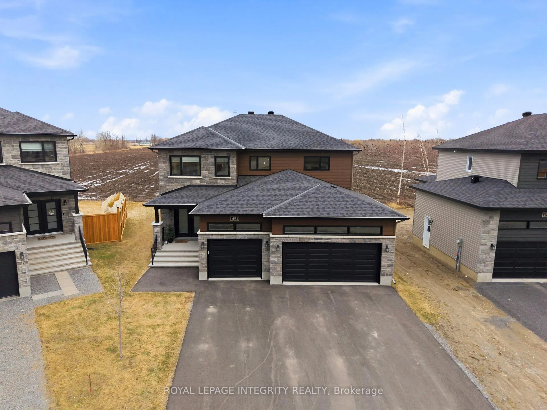 Photo 43 of 451 Moonlight Drive, Russell, Russell Twp — HOMEH