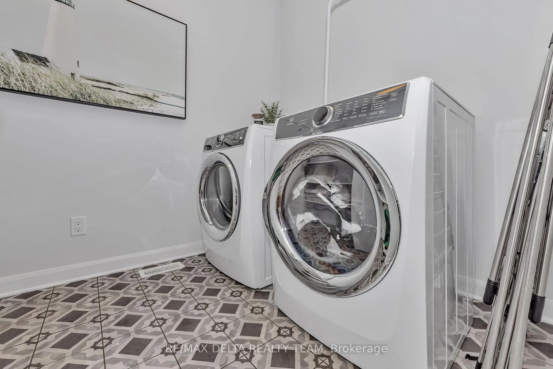 Photo 35 of 156 Aquarium Ave, Ottawa, Avalon West — HOMEH
