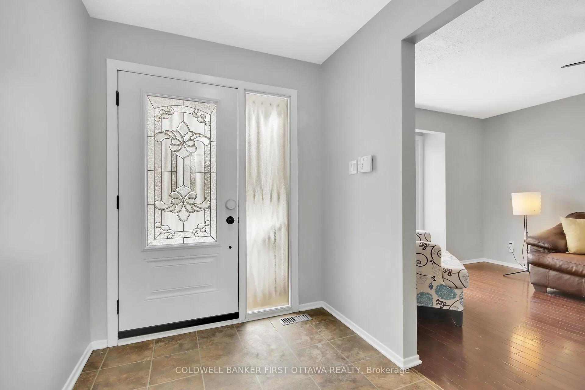 Photo 2 of 176 Larkin Dr, Ottawa, Barrhaven - Pheasant Run — HOMEH