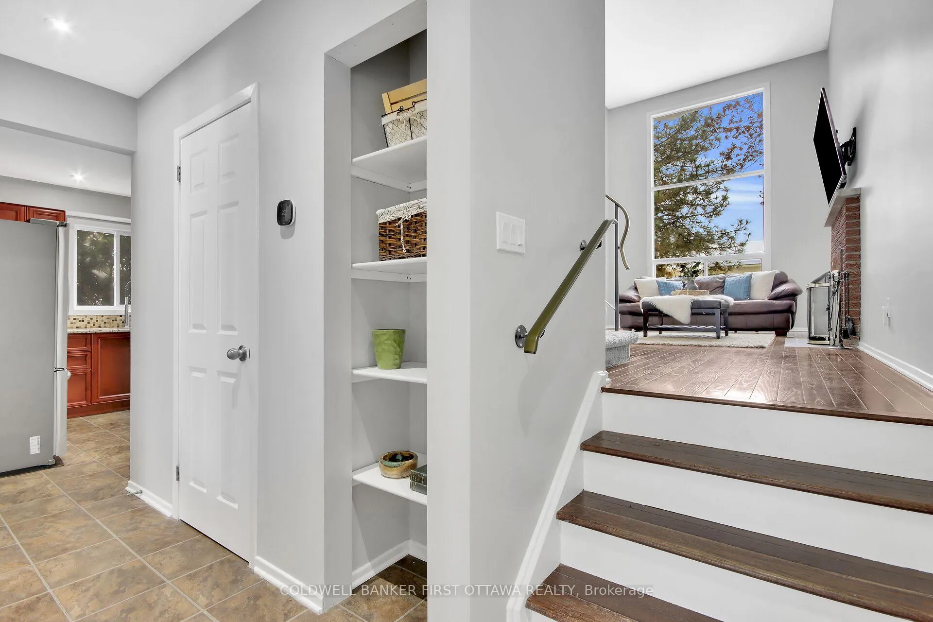 Photo 4 of 176 Larkin Dr, Ottawa, Barrhaven - Pheasant Run — HOMEH