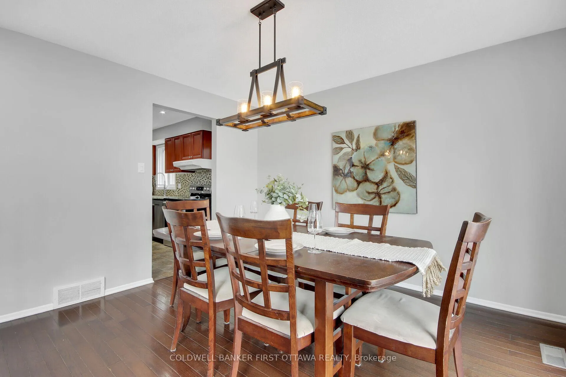 Photo 10 of 176 Larkin Dr, Ottawa, Barrhaven - Pheasant Run — HOMEH