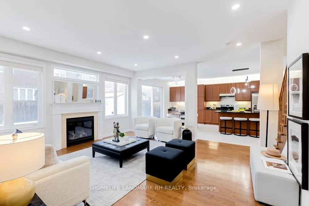 Photo 12 of 47 Herbert Wales Cres, Markham, Victoria Square — HOMEH