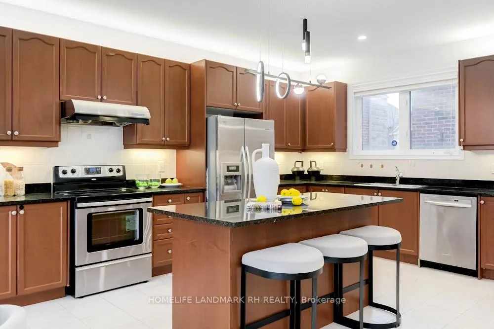 Photo 13 of 47 Herbert Wales Cres, Markham, Victoria Square — HOMEH