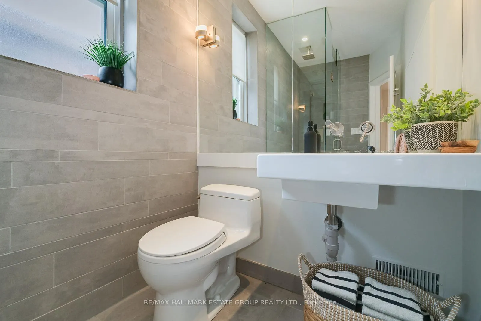 Photo 27 of 248 Strathmore Blvd, Toronto, Danforth — HOMEH