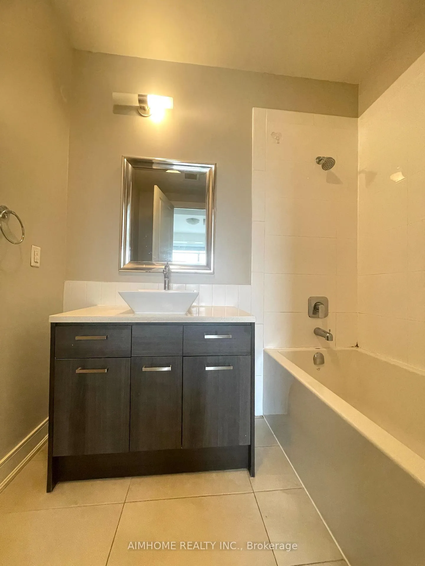 Photo 5 of Unit 509, 150 Main Street W, Hamilton, Central — HOMEH