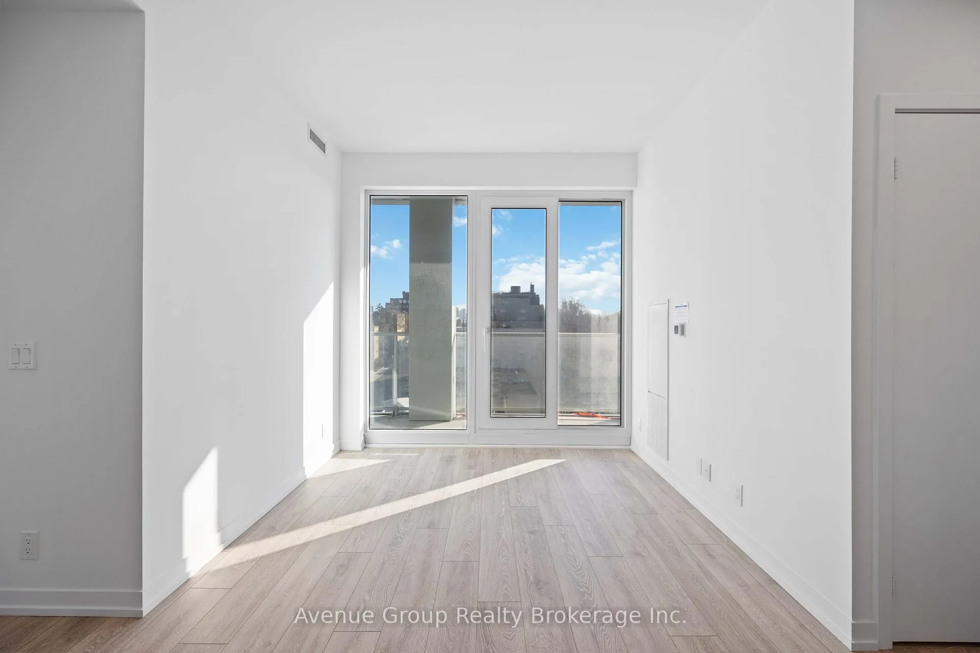 Photo 11 of Unit 827, 2020 Bathurst Street, Toronto, Humewood-Cedarvale — HOMEH
