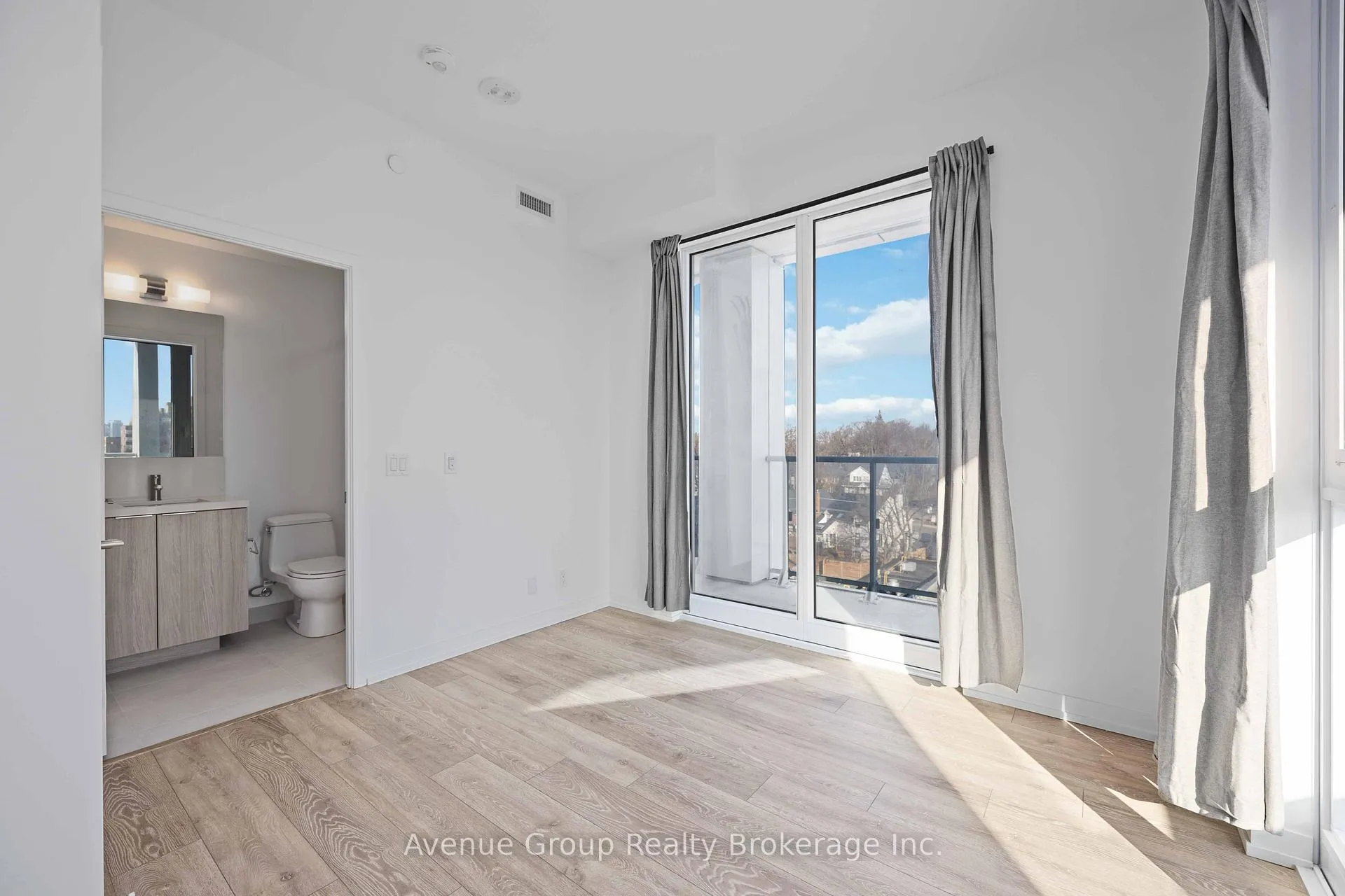 Photo 23 of Unit 827, 2020 Bathurst Street, Toronto, Humewood-Cedarvale — HOMEH