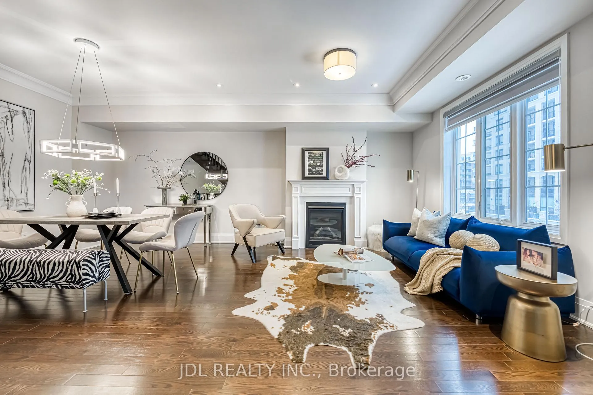 Photo 5 of 23 Village Parkway, Markham, Unionville — HOMEH