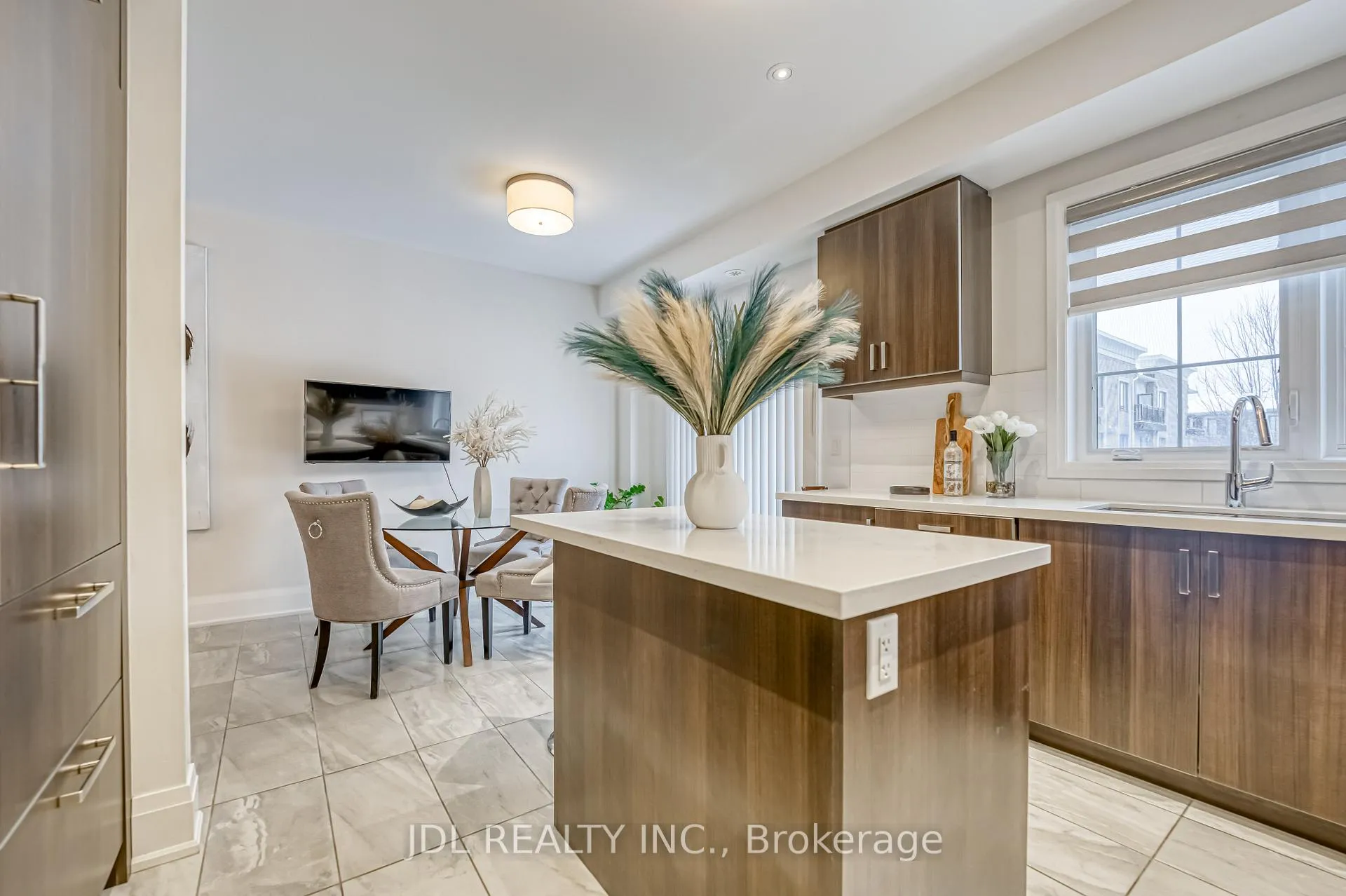 Photo 13 of 23 Village Parkway, Markham, Unionville — HOMEH