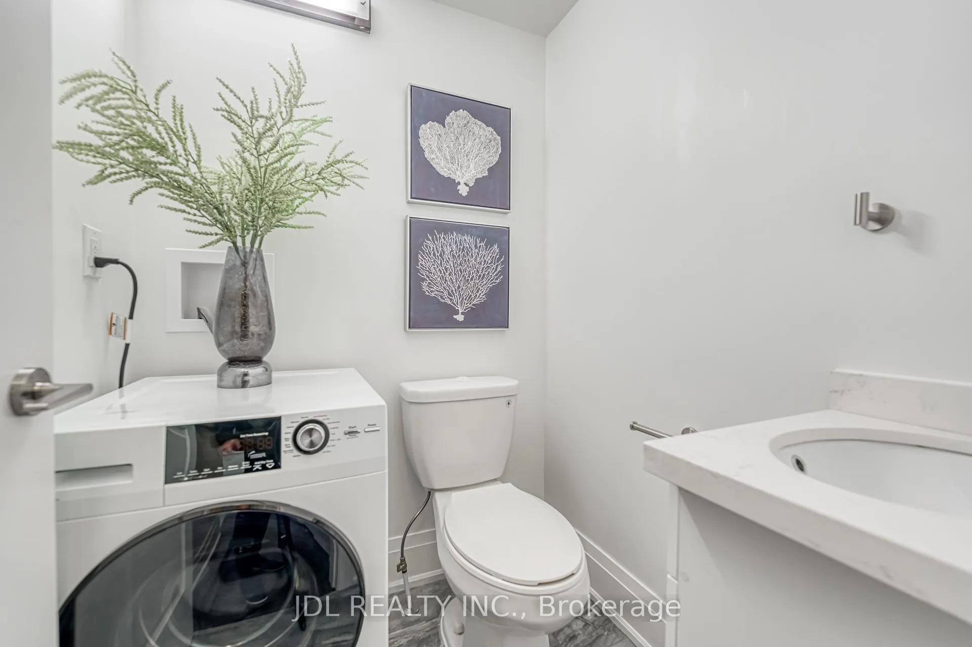 Photo 16 of 23 Village Parkway, Markham, Unionville — HOMEH
