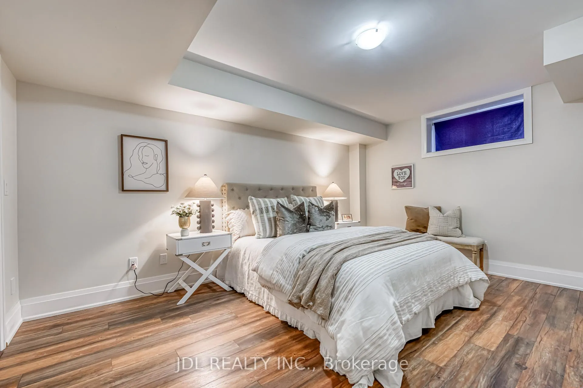 Photo 26 of 23 Village Parkway, Markham, Unionville — HOMEH