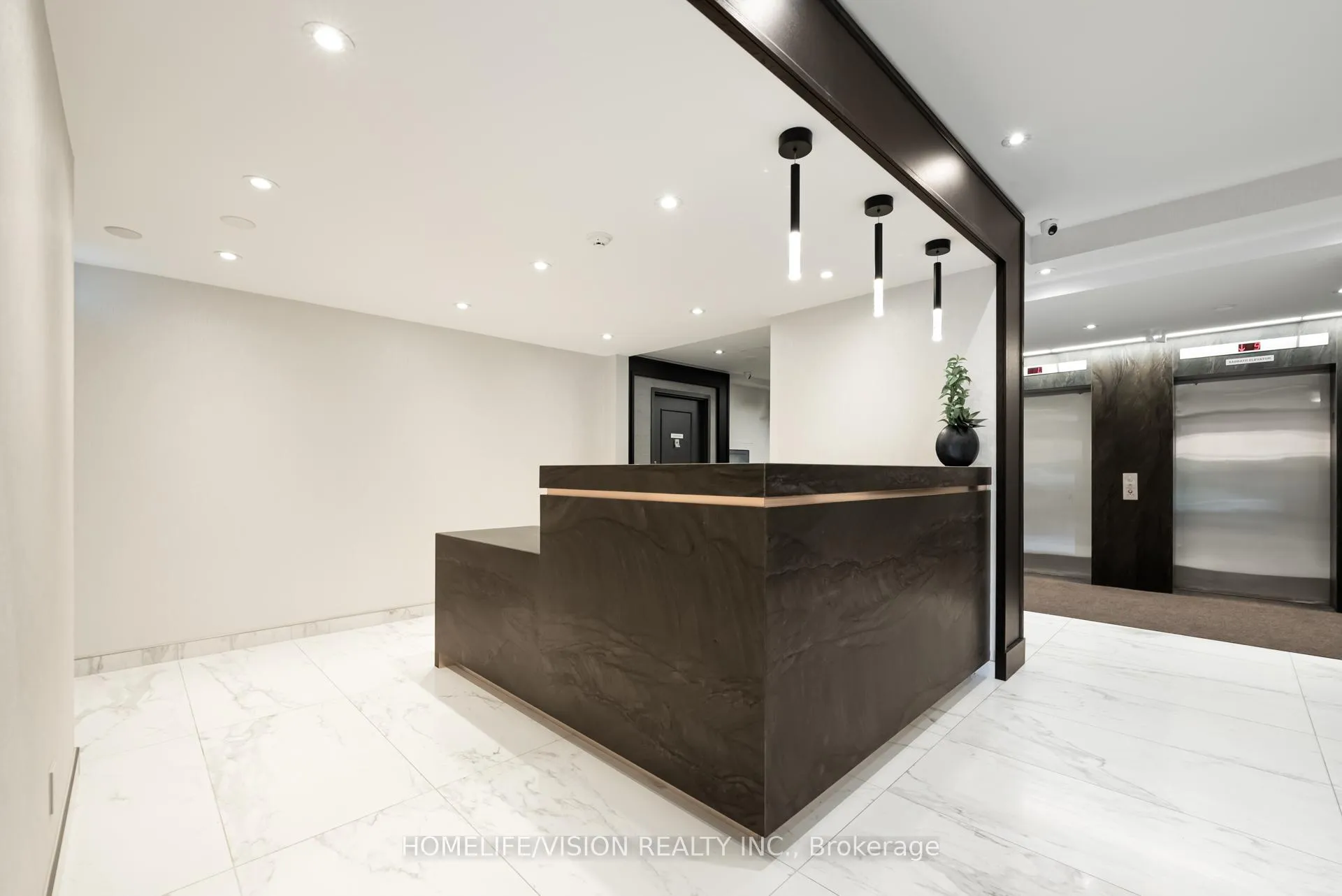 Photo 8 of Unit 708, 7460 Bathurst Street, Vaughan, Brownridge — HOMEH