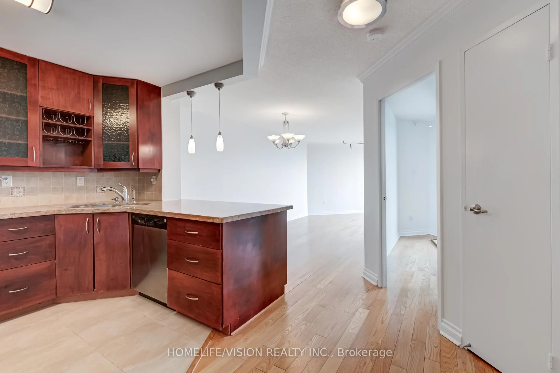 Photo 12 of Unit 708, 7460 Bathurst Street, Vaughan, Brownridge — HOMEH