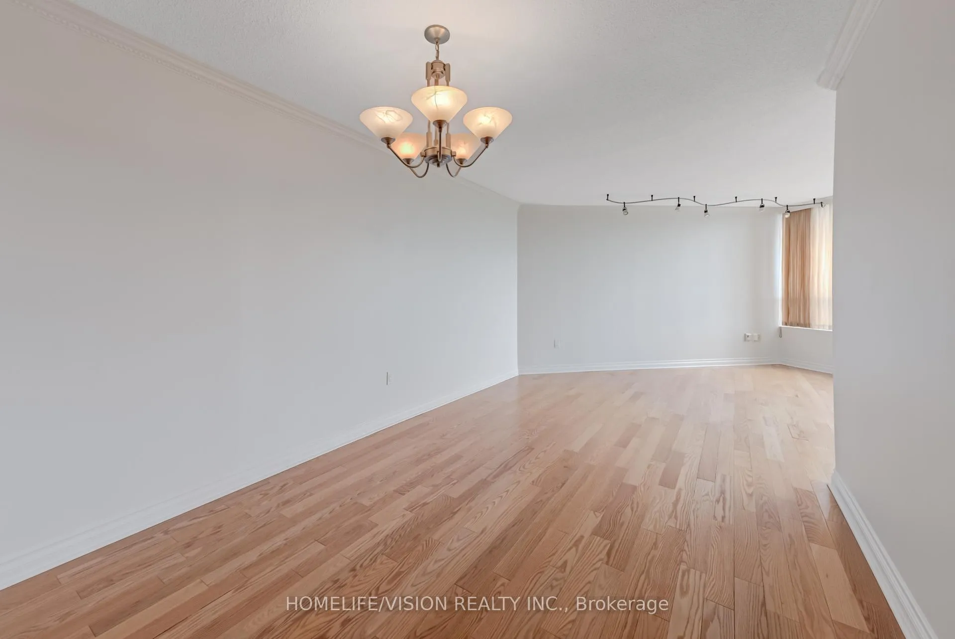Photo 13 of Unit 708, 7460 Bathurst Street, Vaughan, Brownridge — HOMEH