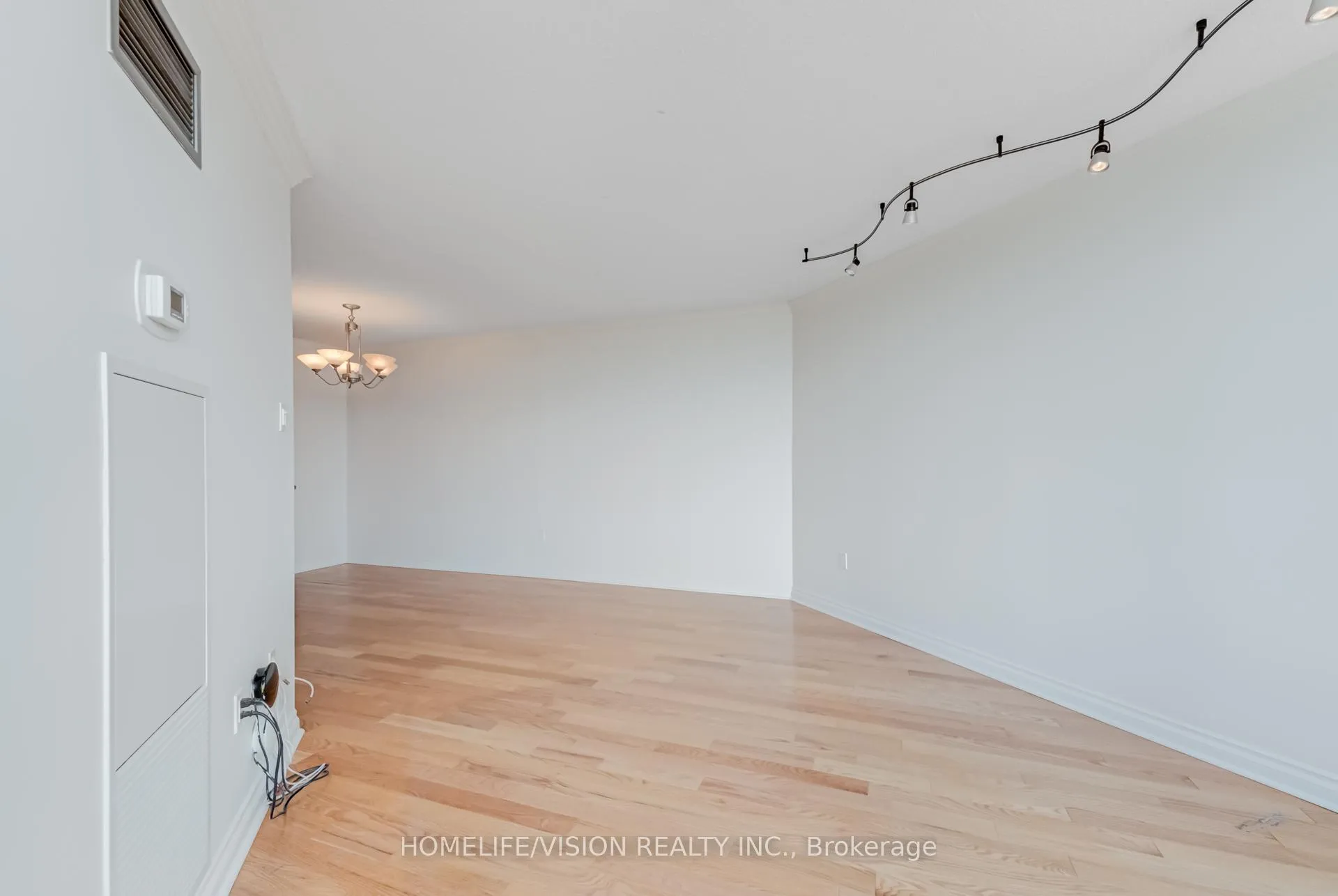 Photo 18 of Unit 708, 7460 Bathurst Street, Vaughan, Brownridge — HOMEH