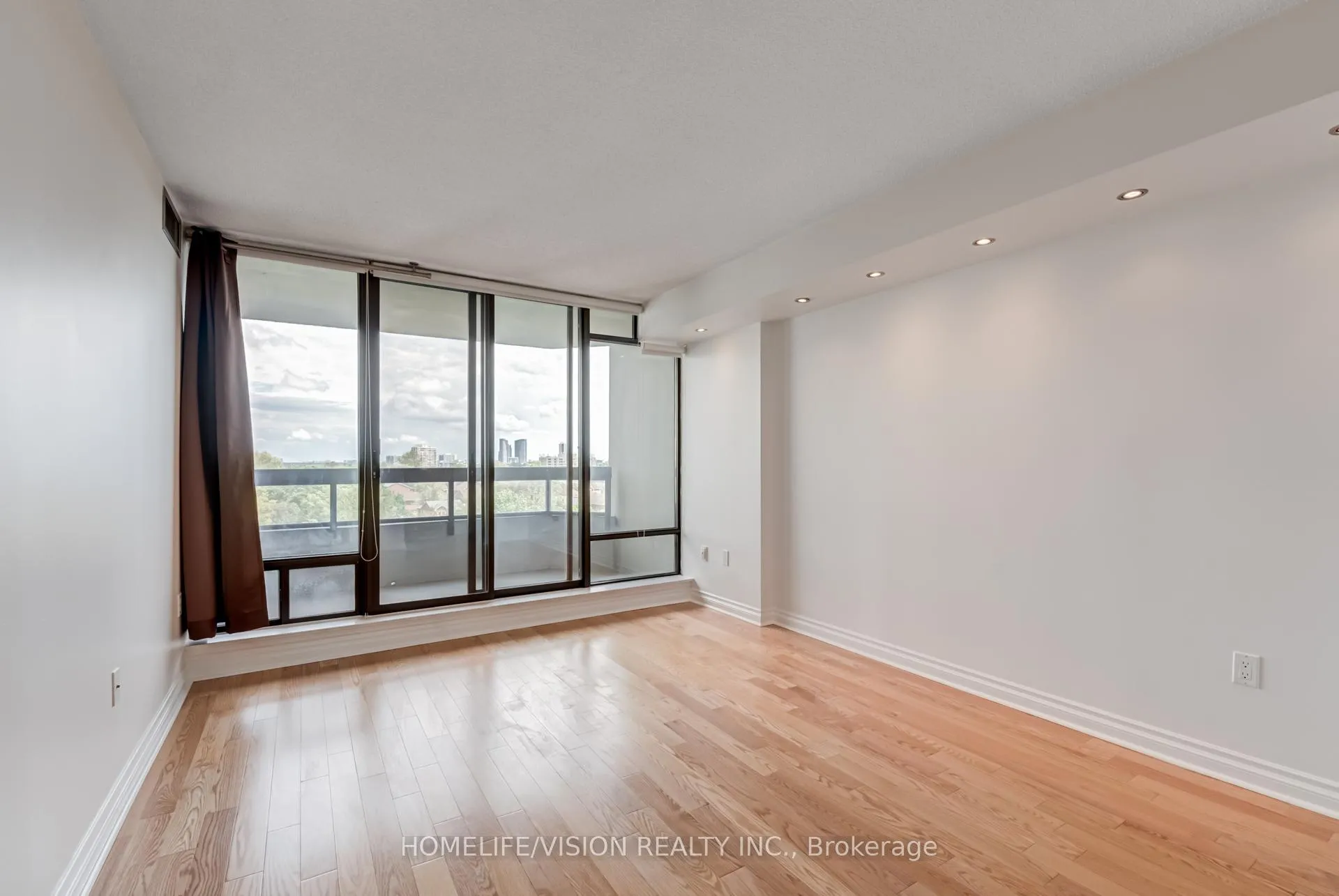 Photo 24 of Unit 708, 7460 Bathurst Street, Vaughan, Brownridge — HOMEH