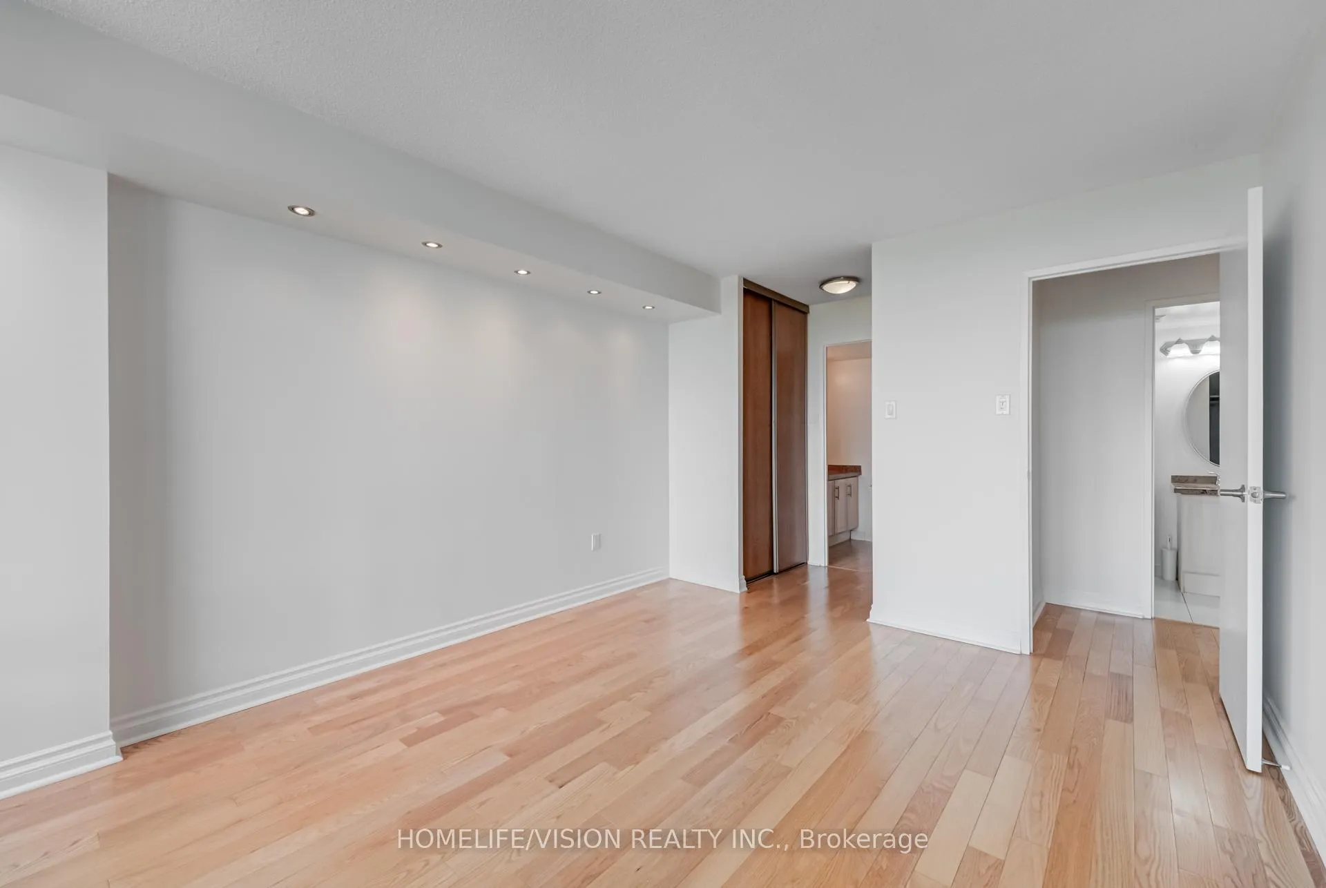 Photo 25 of Unit 708, 7460 Bathurst Street, Vaughan, Brownridge — HOMEH