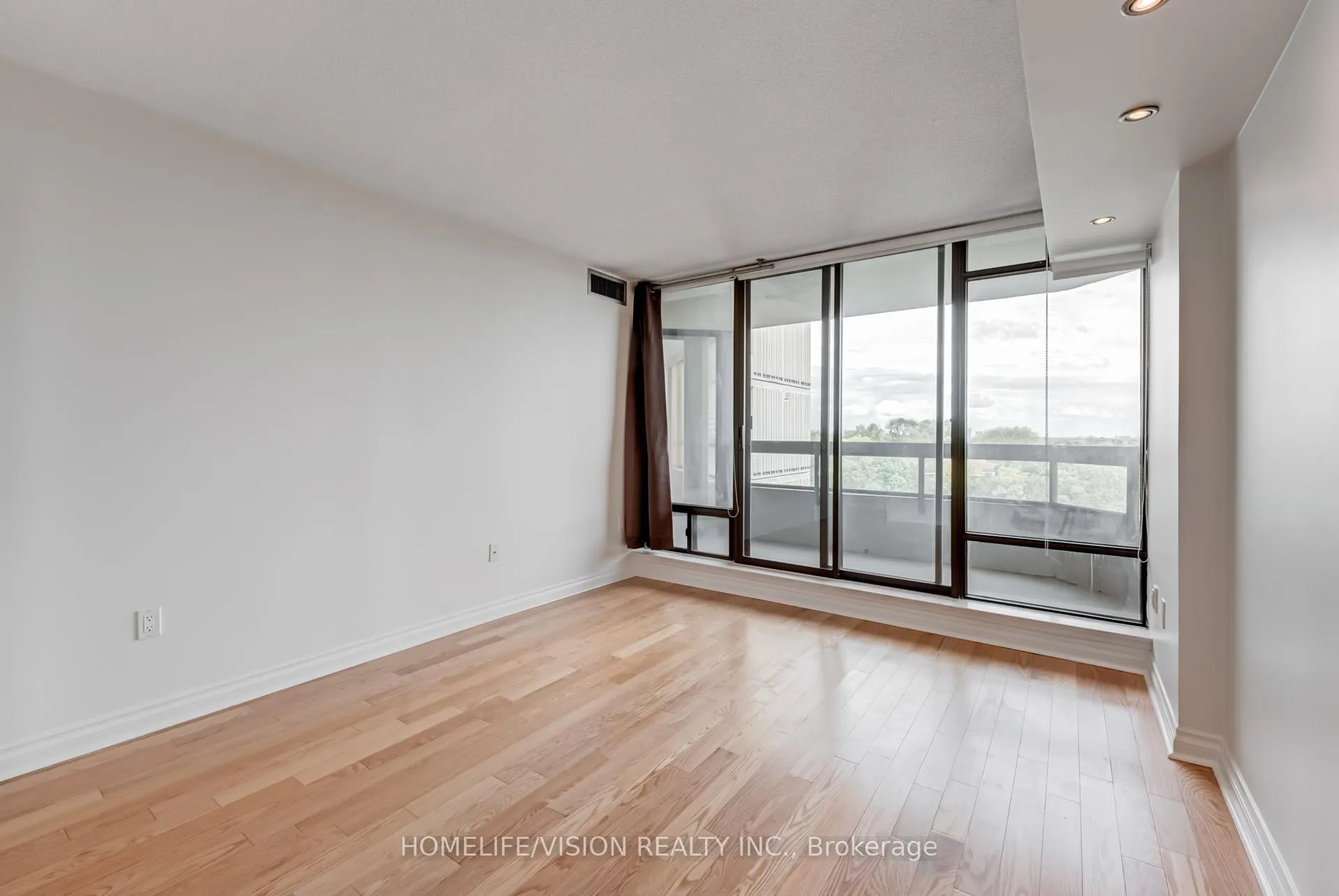 Photo 27 of Unit 708, 7460 Bathurst Street, Vaughan, Brownridge — HOMEH