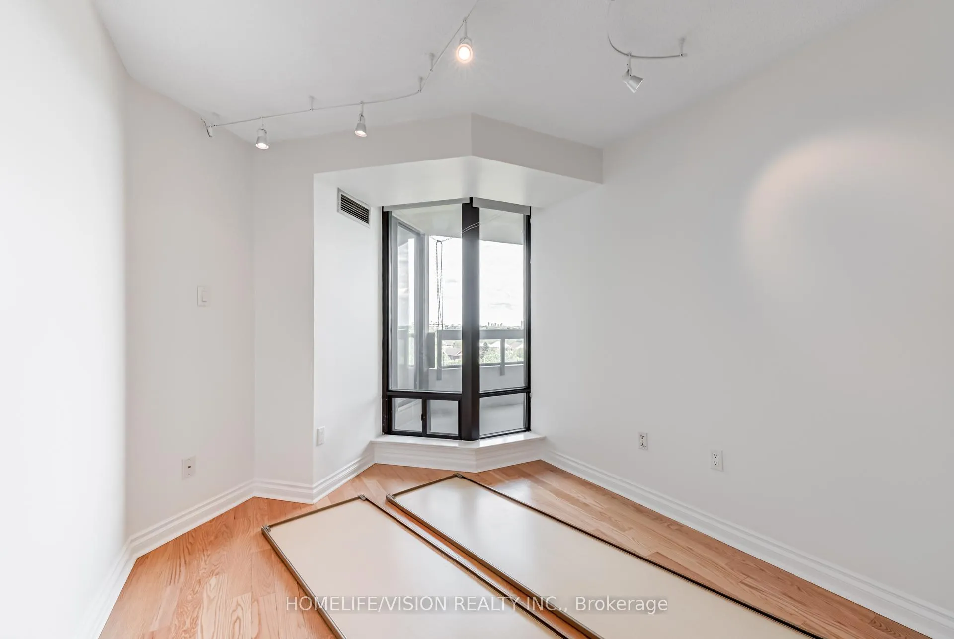Photo 35 of Unit 708, 7460 Bathurst Street, Vaughan, Brownridge — HOMEH