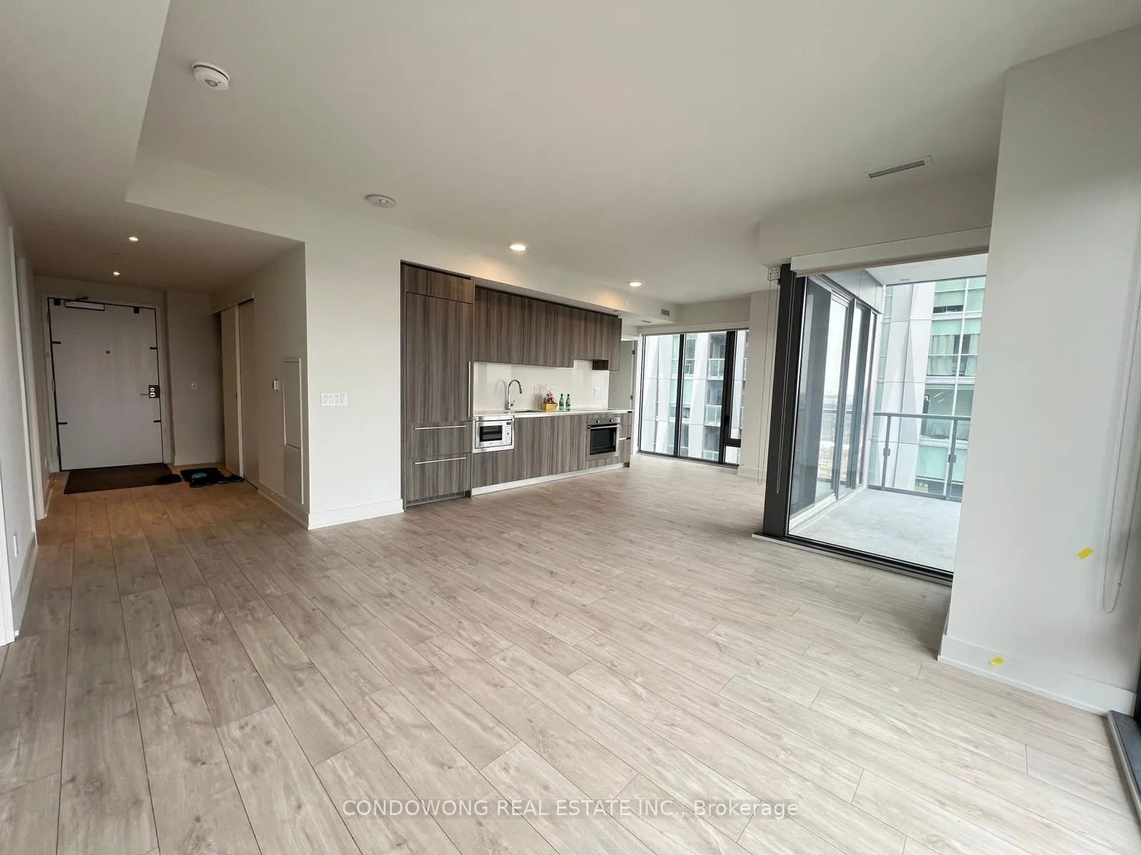 Front of Unit 3707, 8 Cumberland Street