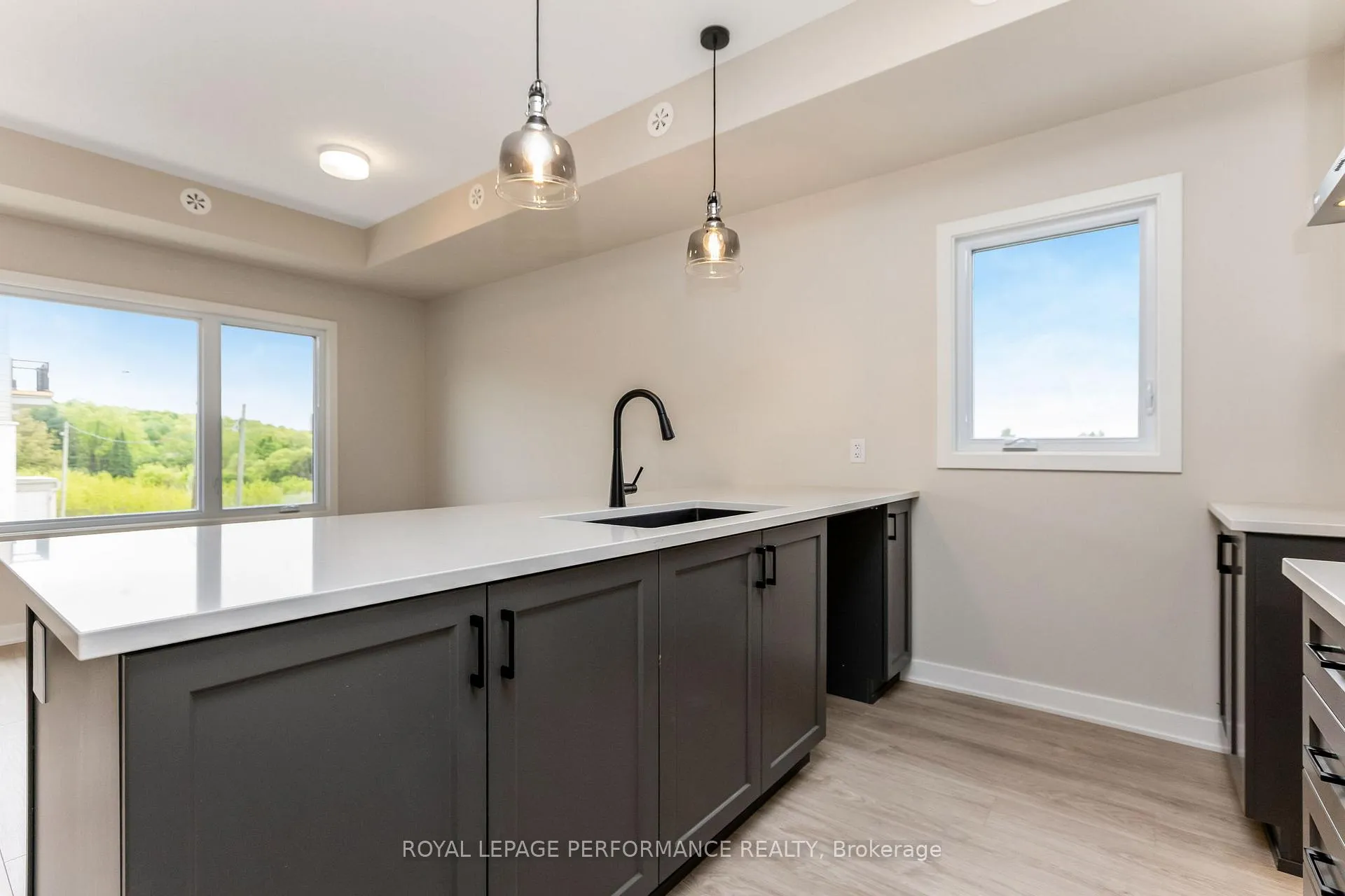Photo 11 of 318 Mishi Private, Ottawa, CFB Rockcliffe and Area — HOMEH