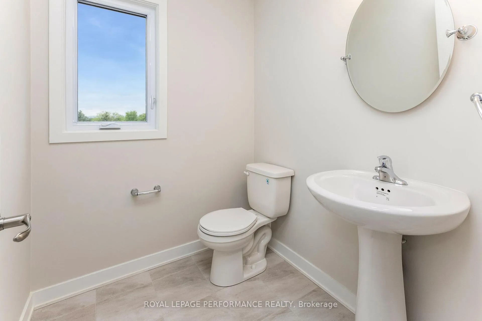 Photo 12 of 318 Mishi Private, Ottawa, CFB Rockcliffe and Area — HOMEH