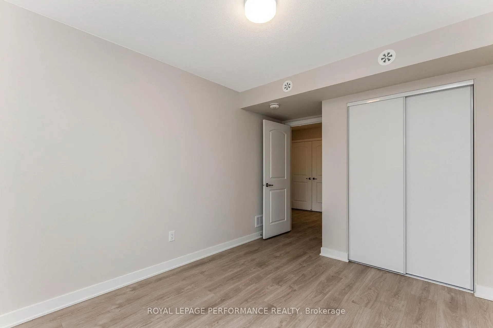Photo 15 of 318 Mishi Private, Ottawa, CFB Rockcliffe and Area — HOMEH