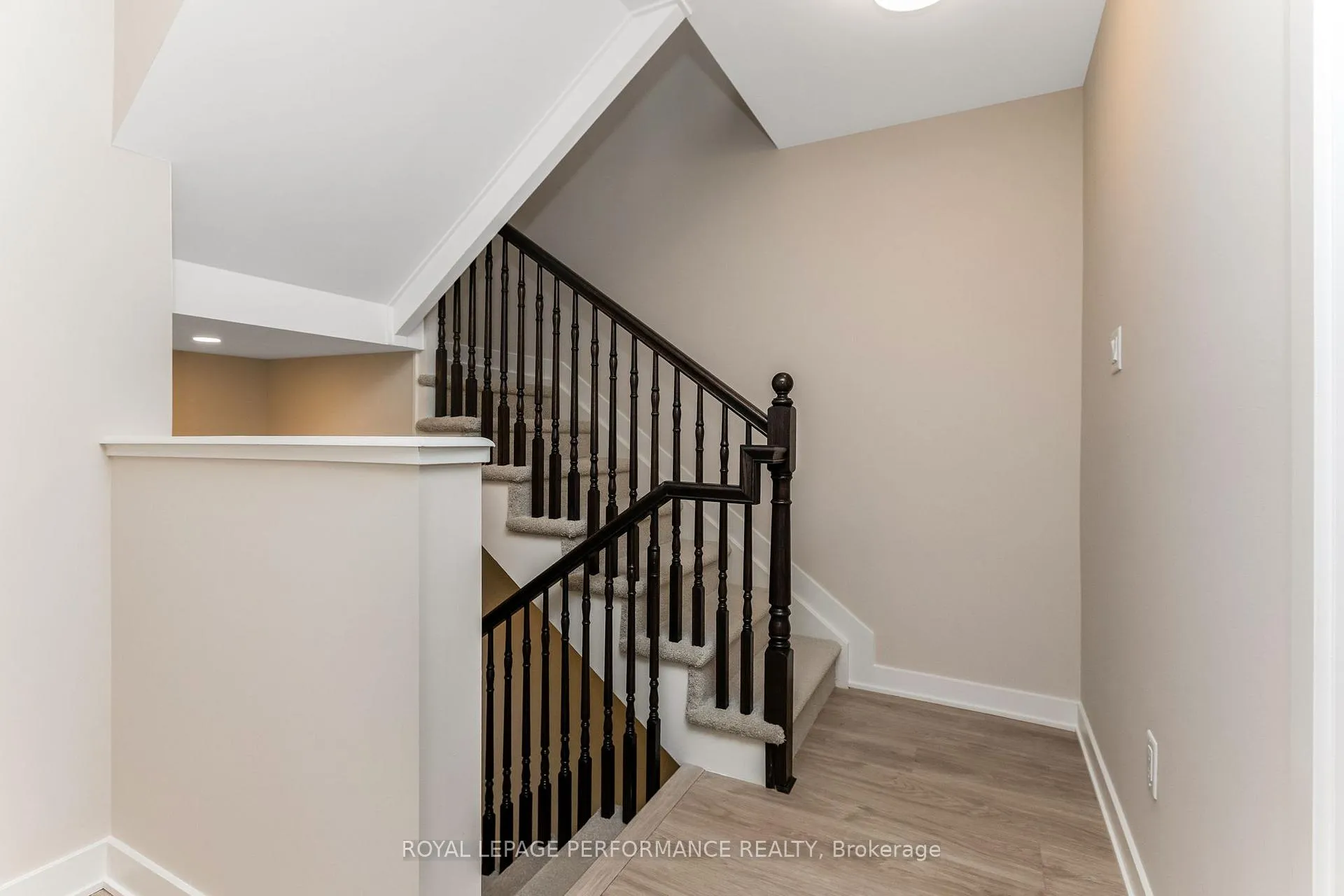 Photo 22 of 318 Mishi Private, Ottawa, CFB Rockcliffe and Area — HOMEH