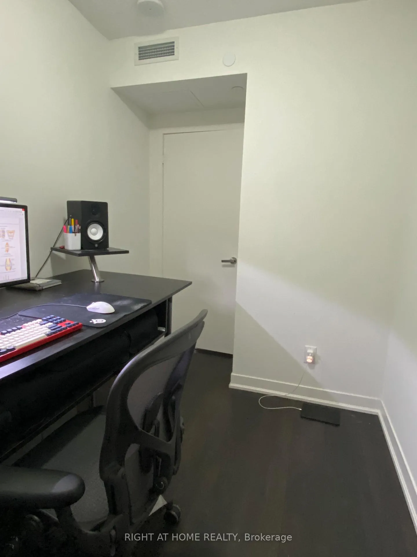 Photo 5 of Unit 5605, 88 Harbour Street, Toronto, Waterfront Communities — HOMEH