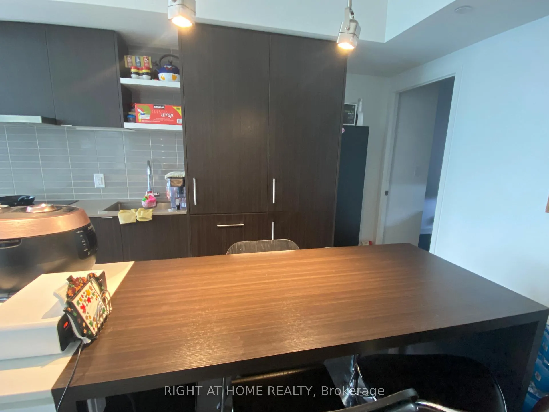 Photo 7 of Unit 5605, 88 Harbour Street, Toronto, Waterfront Communities — HOMEH
